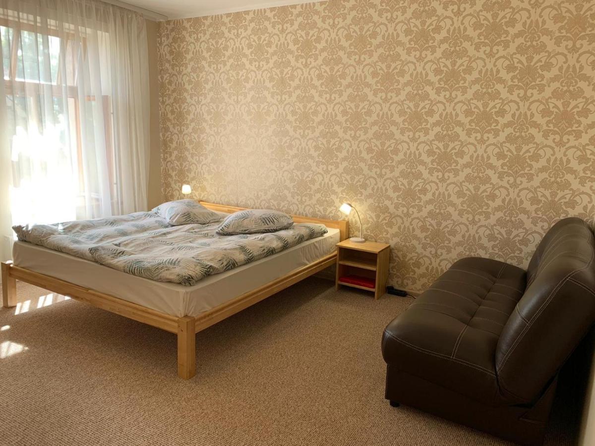 Hotel Katrina Cesis Bagian luar foto
