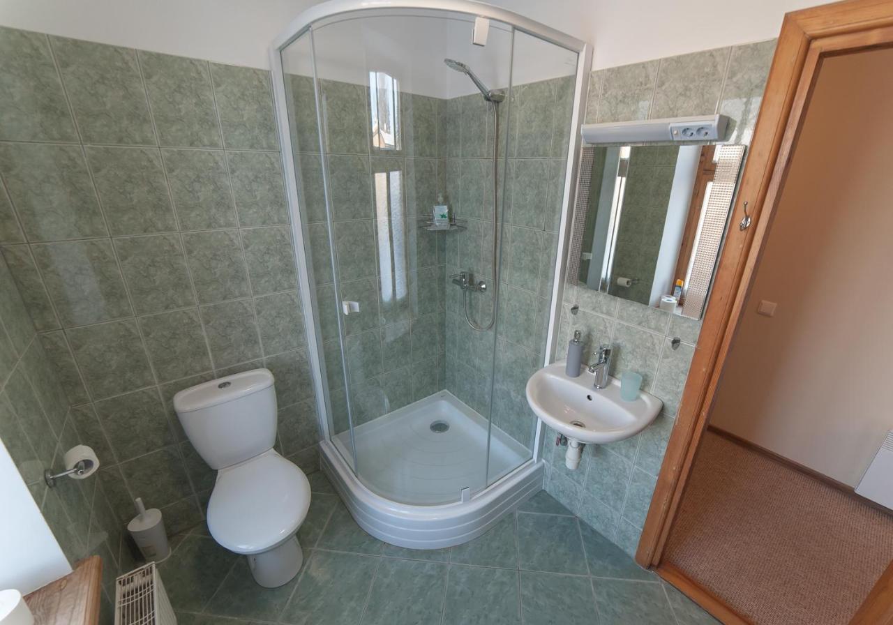 Hotel Katrina Cesis Bagian luar foto