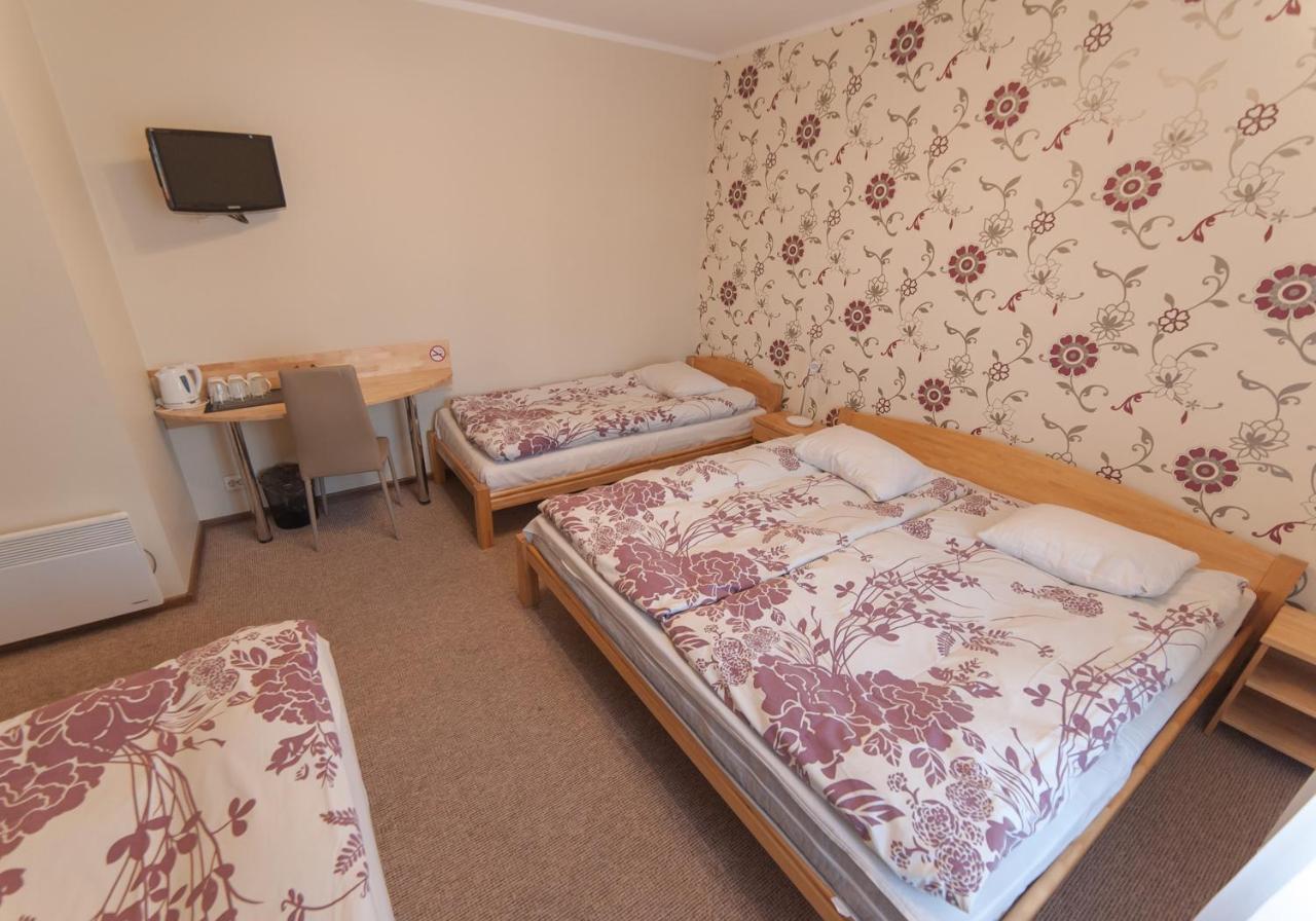 Hotel Katrina Cesis Bagian luar foto